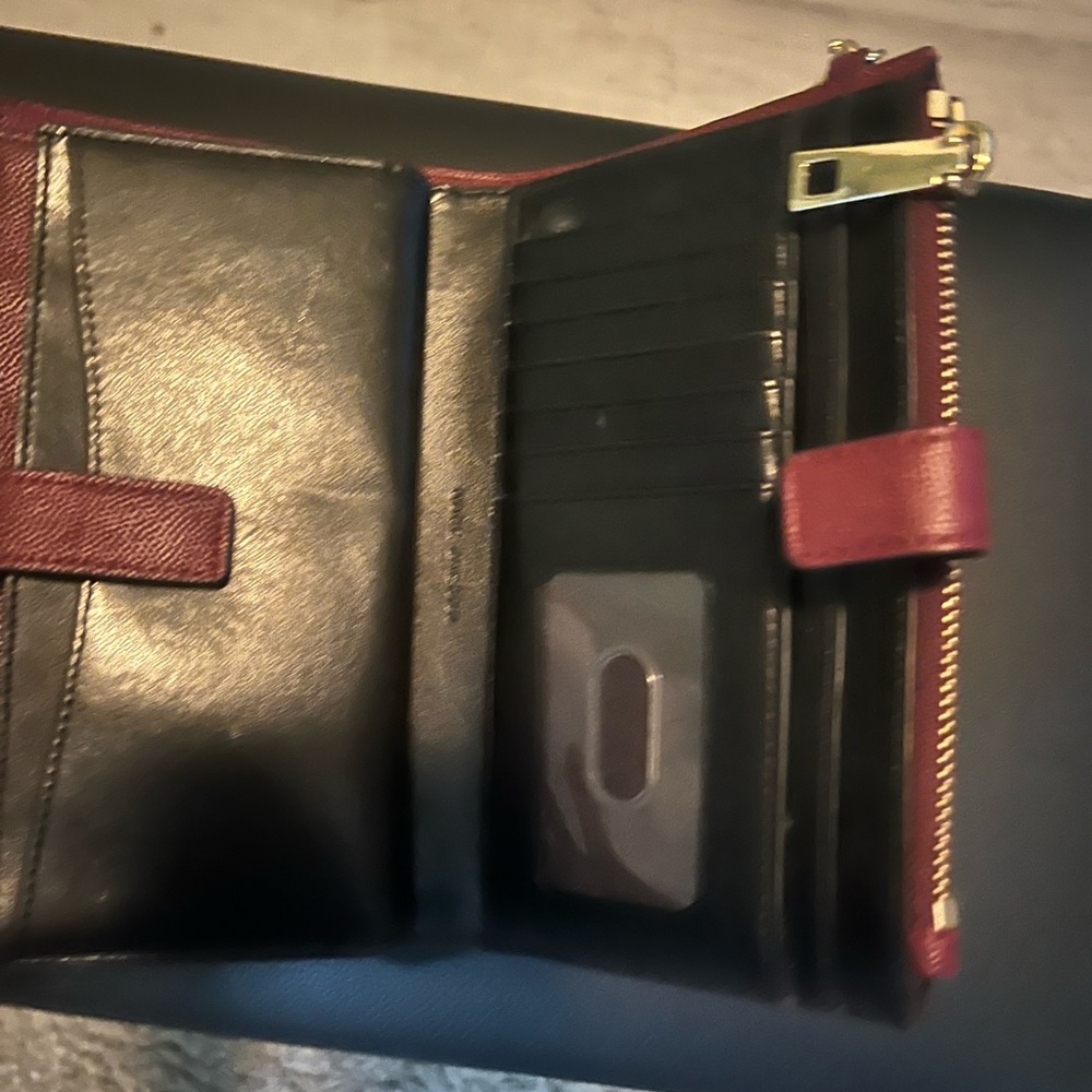 Marc Jacob’s - Picture 3 of 4